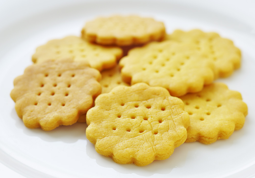 もぐもぐ工房の　お米とコーンのナチュラルクラッカー